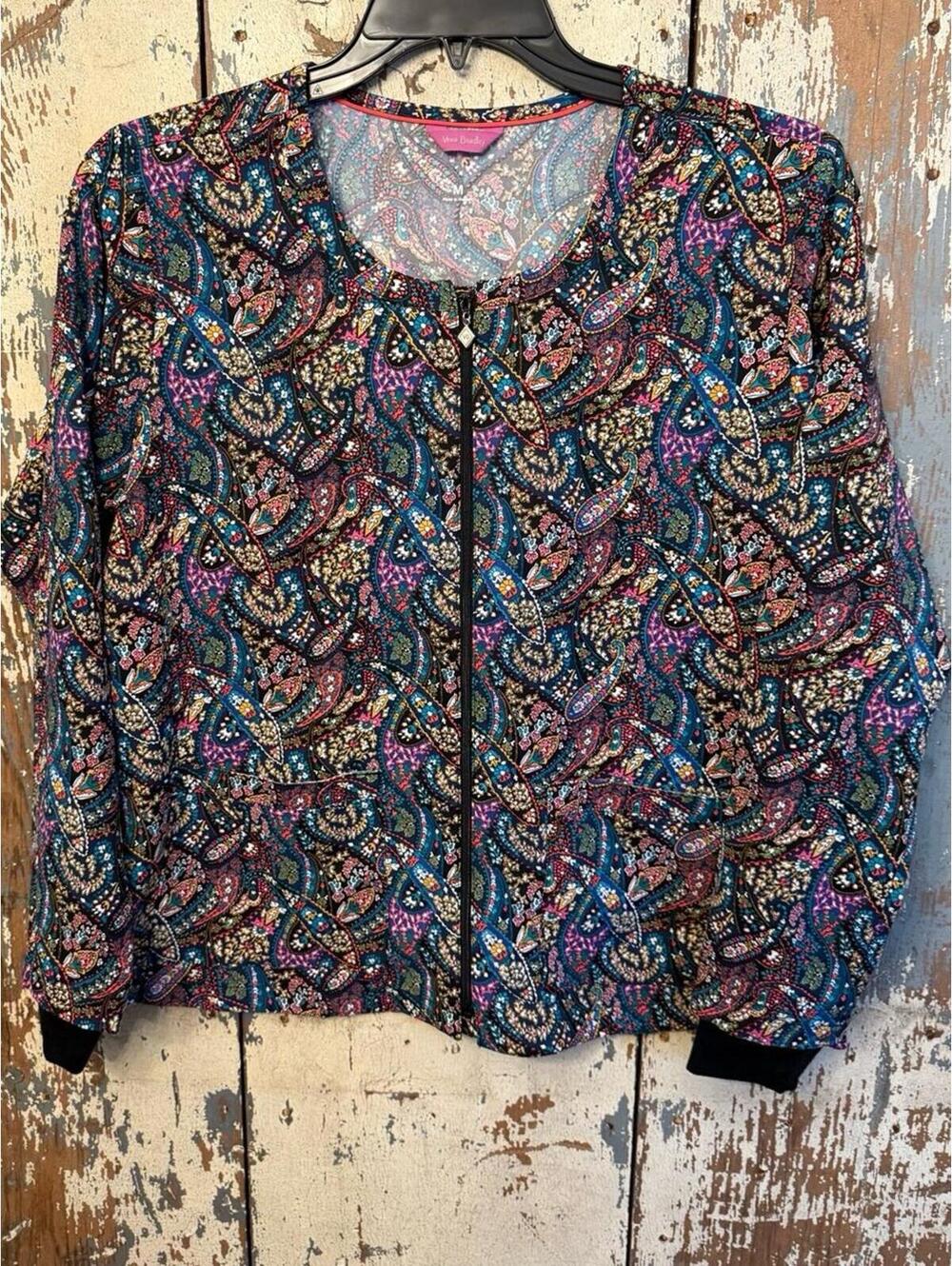 Vera Bradley scrub top, full zip, paisley size Medium